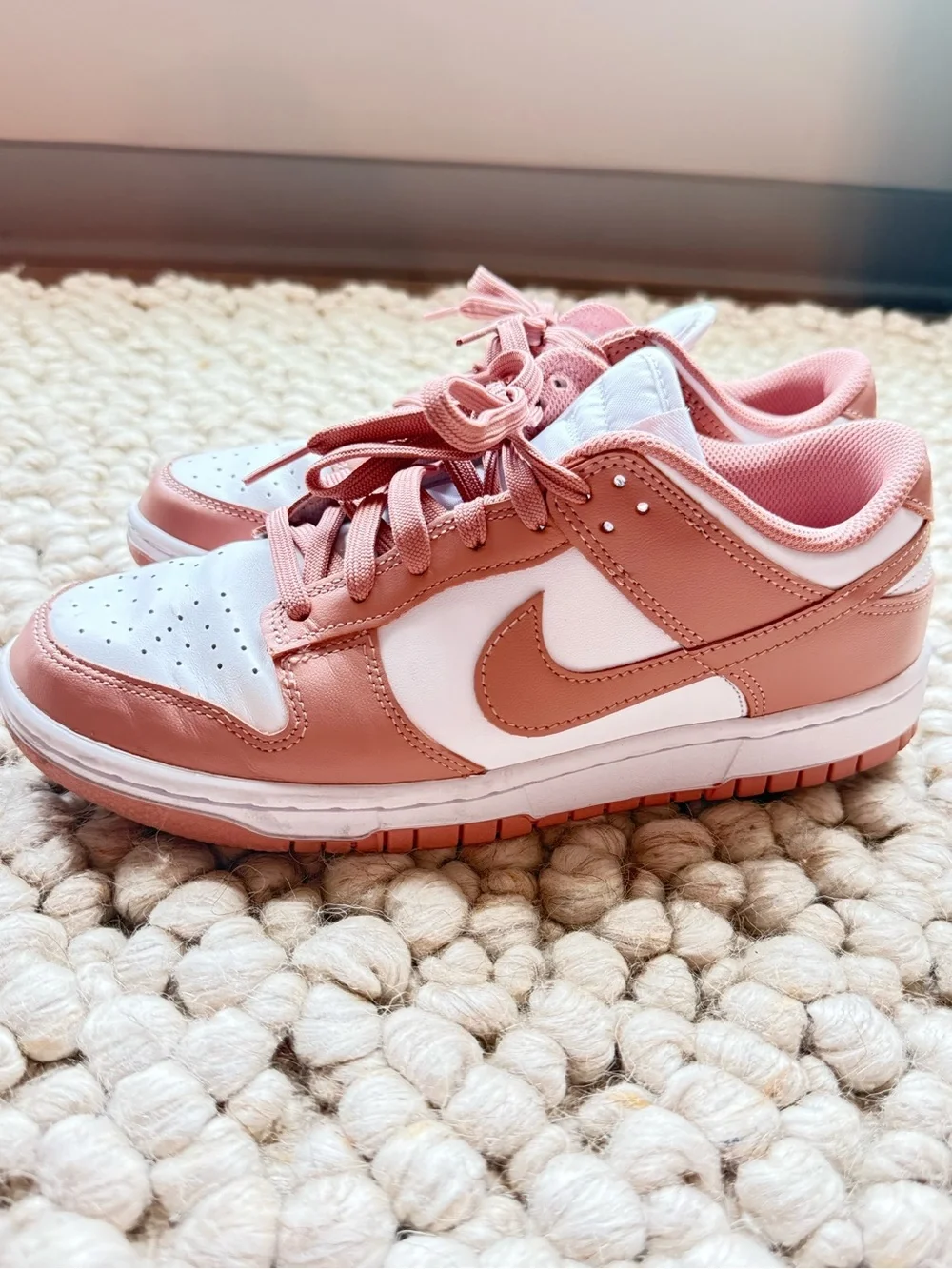Nike Women’s dunk low Sneakers - 8.5 - Picture 7 of 7